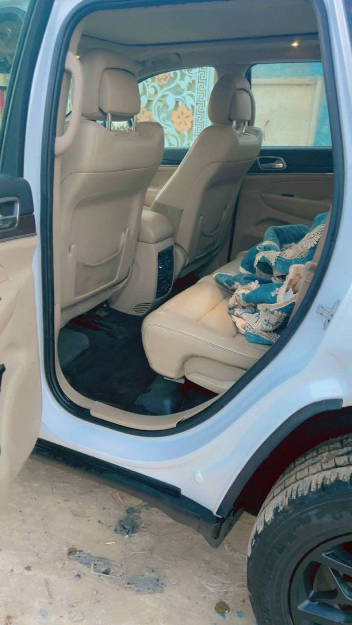 السلام عليكم جيب لاريدو لمتدد فوب مواصفات  موديل 18
بنورامة 
رادارت بلمري 
تحكمات ستيرن 
رادارت حلفية 
اوتو ستوب عند رجوع 
ماشية 50الف 
بية هواي مواصفات سيارة حادثة جاملغ ايمن وبنيد وشوية بخشم الجاملغ الايسر للعلم جاملغ نفسة مرجعينة بي صبغ والبنيد نفسة مرجعينة هم مصبوغ 
سيارة سابقة محدثة اس ارتي  وفتحنة تحديث منة يسارة ستخدام شخصي 
اني مستوردة  سيارة تاخذة وتفحص اذا مو نفس الي بسونر مرجوعة   سعر 245وبية مجال 
واسف ع الاطالة 
***********
