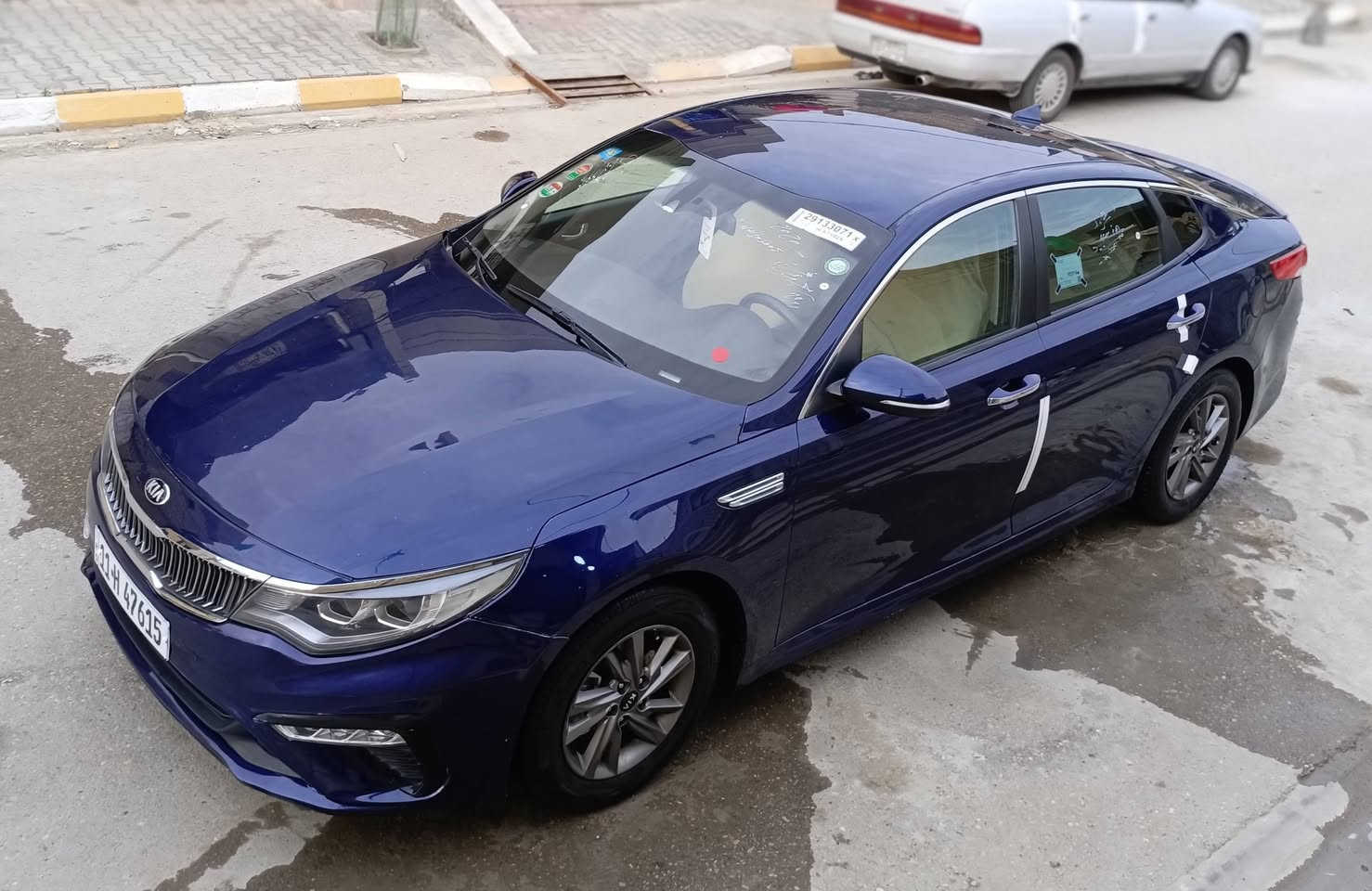 سلام عليكم سياره كيا اوبتيما موديل السياره 2020 رقم بغداد مشروع وطني سنويه جديده رقم  جديد تحويل مباشر بلسم السياره وارد امريكا حادث جاملغ امامي وبنيد فقط بدون دواخل مكينه ولكير 24 مكفولات تبريد شغال السياره اي نقص مابيه حداديه خلفي امامي جديده تخم تاير جديد السياره جاهزة من كلشي مكان سياره واسط السياره مكفولة كفالة عامه من ضربة كص نقل جثه والوصولايات والصبغ كفاله عامه سعر السياره 133 ورقة بيه مجال حك جيه رقم موبايل صاحب سيارة موجود بلنشر 
***********
