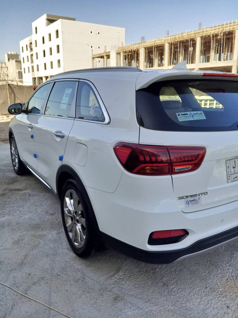 للبيع كيا سورنتو خليجي وكالة الدولية 
موديل 2020 بنظافه الزيرووو 
ماشيه 72 حقيقي شرط الفحص 
المواصفات 7 جي بي إس 
محرك v6 سبعة راكب ثلاث قطع تبريد 
بصمه تشغيل ++بصمه أبواب دخول ذكي 
صندوق كهرباء كراسي كهرباء تبريد 
 ++كامره دواره 
حساسات امامي خلفي وبعد بيها مواصفات 
السيارة جديده 
رقم بغداد باسمي شخصياً 
هاتف ***********
