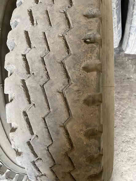 ياالله سلام عليكم عندي زوجين تايرات ٢٠/١٢٠٠نضافتهن فوك النص هنة ويلاتهن مكانهن جسر ديالى الجديد كراج الياسري رايدهن ب٦٥٠الف ***********
