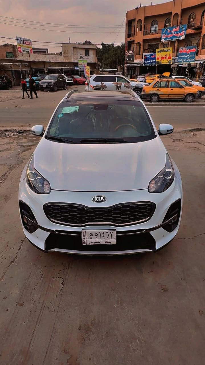 السلام عليكم     للبيع فقط   سبورتج جي تي لاين 2021 خليجيه ماشيه 76000 كم رقم بغداد بأسمي♥️مكينه 2000
السياره بيهه رصعه خفيفه بالباب الخلفي مميينه ابد.  مع تكحيلات بسيطه مواصفات الجي تي لاين معروفه ،، فول  الفول 
السعر 225$. 
للاستفسار ***********
