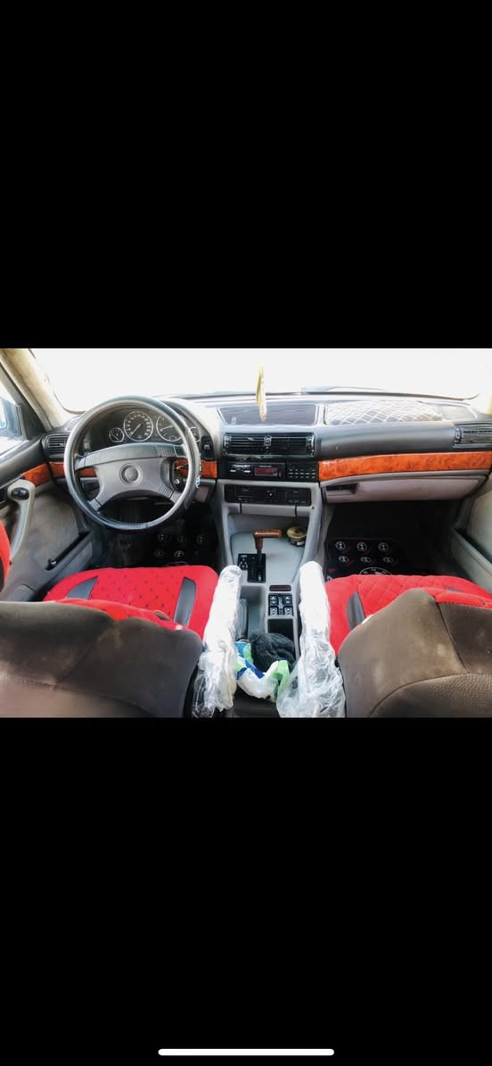 سلام عليكم BMWموديل 91حجم700/30اصل ابليته او سنويه او محرك رقم بغداد بسمي سنويه 28حته الهزه مصاقطه كير محرك كفاله تبريد قطعتين ثلج كهربائيات كله شغاله علي ناصي اشاير دواخل هم شغاله دبل جكمجه دبل ايرباك حداديه خير من الله السعر 48 مجال بصيط مكاني بابل محاويل قريت البعلوان ***********
