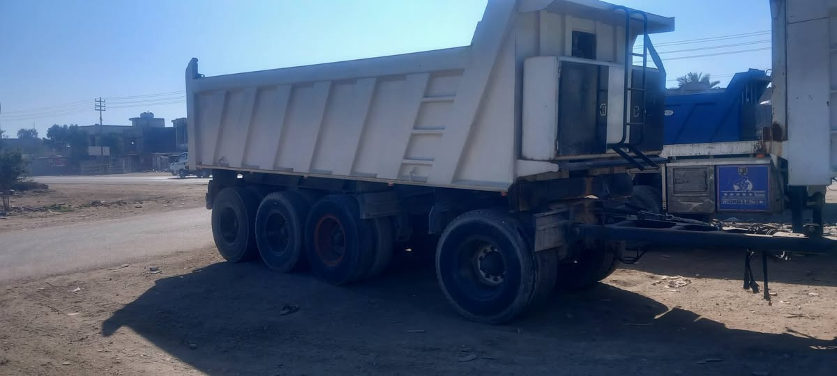 السلام عليكم رينو قاطره مقطورة للبيع بسمي بم ونوزل سياره جاهزه كبل لشغل الذرعه 40 متر  السعر  
***********
