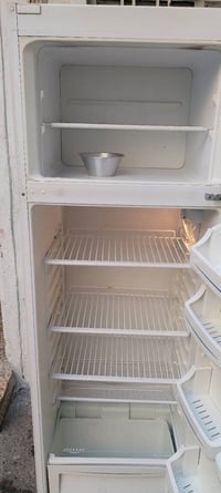 ثلاجه نظيفه حيل شرط شغل سعرها ١٢٥ شرط الشغل تواصل خاص او اتصال عل رقم ...