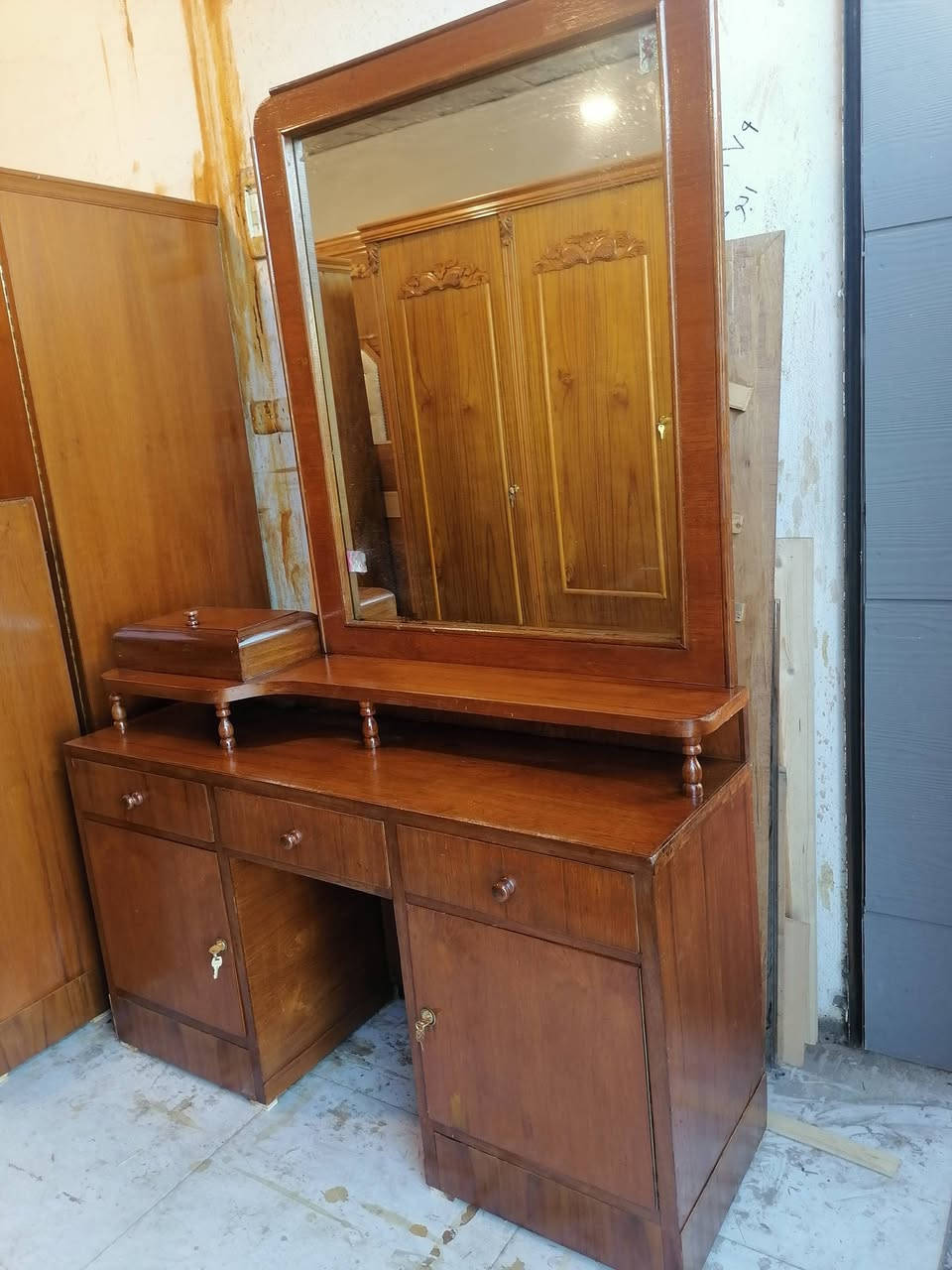 غرفه ٤ باب شغل توصيه صاج 5ملم شغل توكمه درجة أولى حيل نظيفه جدا جدا معرض ابو حسن حي السكر مقابل ساحه غاز السكر ت *********** مستعدون لشراء غرف النوم والكناتير المستخدم
