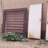 بابات • باب أبيض • نظيفات