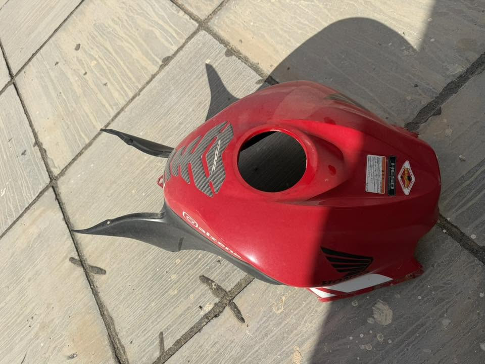 غراض RR600 من موديل 9 الى 12
ذيل 
كفر تانكي 
صفاحيات نوعا ما
اسعار مناسبة


**إذا كنت صاحب هذا الإعلان وتريد حذفه لأي سبب، رجاءا أرسل رسالة إلى الدعم الفني**