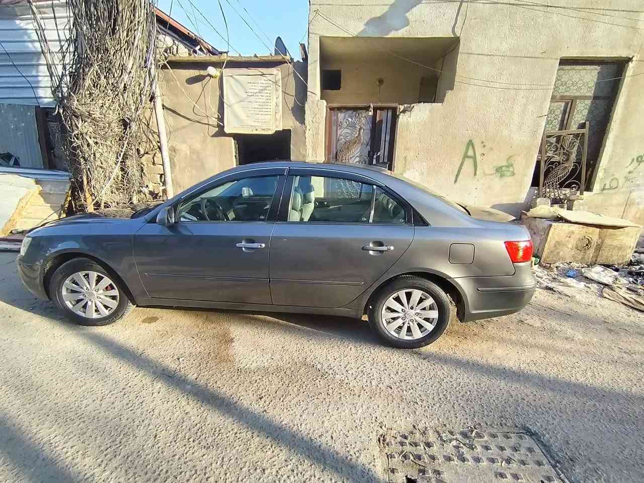 السلام عليكم سياره نوع سوناتا موديل 2010 امريكي حادث امريكا جاملغ خلفي بدون داخل  نص فول  كفاله عامه  من ضربه من تبديل  مكينه كير حداديه تبريد تخم تاير سياره جاهزه من كلشي مري شفط حساسات كامره شاشه مكينه مالتها بلادي خمسه ويل كب العنوان كربلاء السعر 99 بيها مجال سياره بسمي تحويل مباشر اتصال على هاذه رقم ***********
