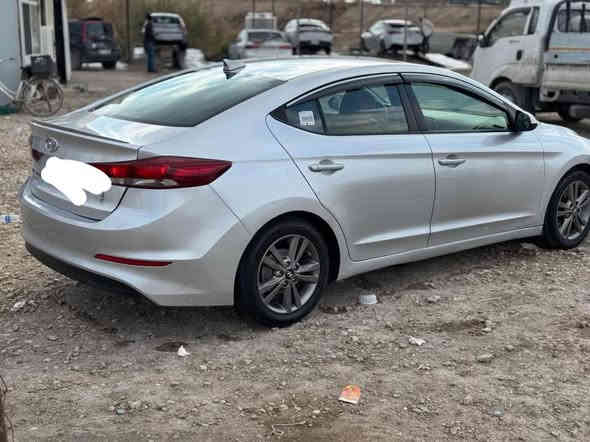 السلام عليكم السياره راعيه متوفي والورثه حاضرين كلهم موجودين المعامله على اليشتري كوني ملتزم بعمل وكل شي بحسابه الاستفسار  والتفاصيل الأكثر  اتصل على هذا الرقم  
***********

متوفر واتساب
