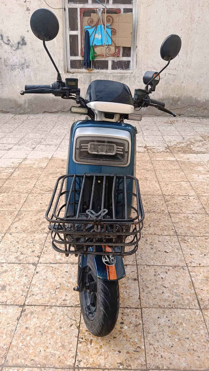 سلام عليكم دراجة شحن للبيع نظيفه نوع الدراجه ريان A8 خمس بطاريات 22 امبير نضاف جاهزة من كلشي بريكات هايدروليك امامي وخلفي امبيثري شغال هورن شغال كهربائيات كلها شغاله ماناقصه برقي السرعه 60 حقيقي الملف مالها 1200واط أو مراوس بدراجه السعر 450وبيها مجال للطيبين المكان البصرة الهارثه رقم الهاتف *********** بي واتساب
