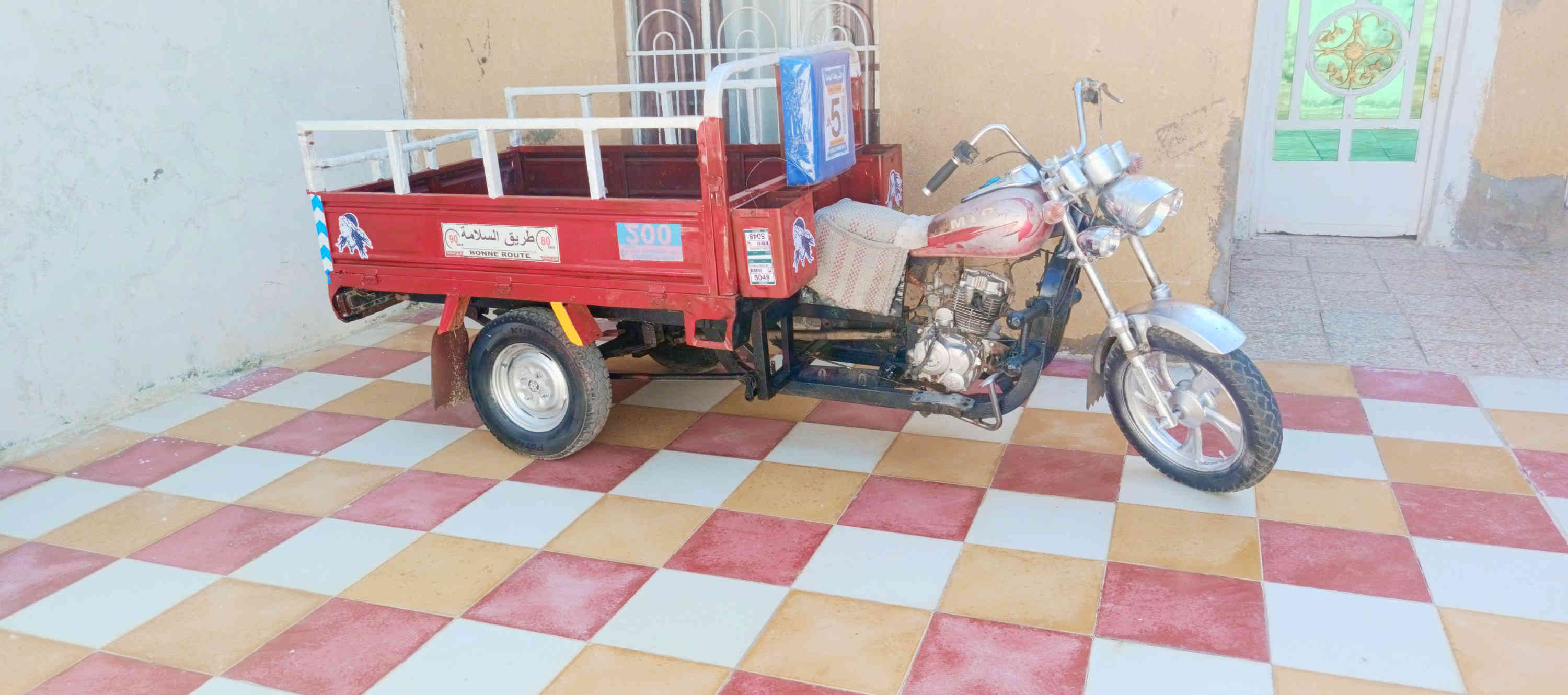 سلام عليكم للبـيع ستوته أم تي آر مديل 14 كهربائيات كله جديدة عوزه باتري فقط شاصي كفاله تايرات جديده
أوراق ضايعه كلك+ مكفولة من سرقه 
العنوان شوملي خيگان السعـر 650 وبيه مجال قليل. "
الاستفسار ***********
