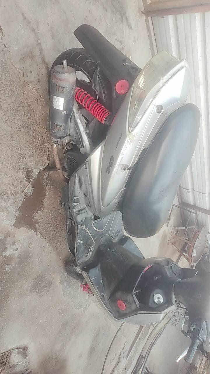 السلام عليكم دراجة سكنس كاملة وكلشي بيها جديد كابريتر جديد بلك جديد دهن جديد وتجفيت جديد بس ماعرف شنو سالفتها اشغلها وره شويه تطفى فه ابيع على حطتها كوم حديد لا فحص ولا تعبني ولا اتعبك 250 الف وبيها مجال حك جيه ونقل مكاني بغداد الحرية


**إذا كنت صاحب هذا الإعلان وتريد حذفه لأي سبب، رجاءا أرسل رسالة إلى الدعم الفني**