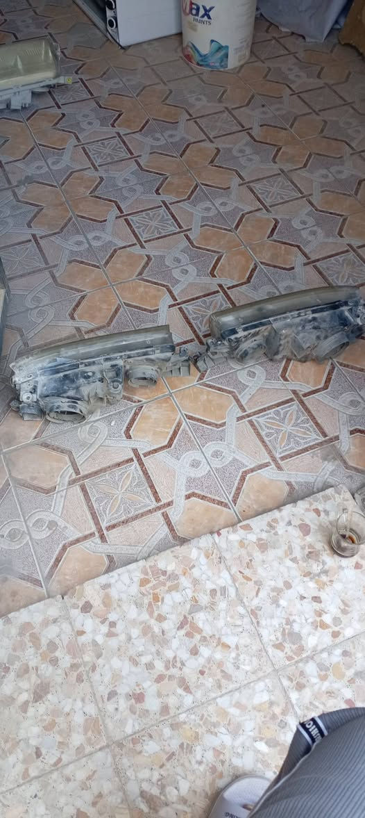 سلام عليكم غراض محور مال تفصيخ للبيع شلع السعر ٢٠٠الف قفل اتصال ***********
