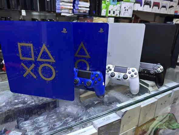 سلمً معدل 9/11 مع العاب
اجهزة لوك ستيكر ضمان 
يدة وحدة اصلي ملحقاته 
السعر ٢٧٠ الف 
***********
