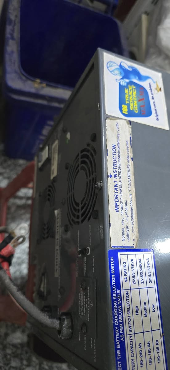 عاكسه مكزما ٨ امبير  استعمال قليل ٢٤ فولت للبيع 
***********
