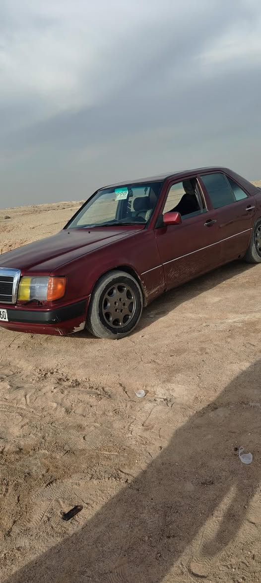 السلام عليكم 
مارسدس دب الموديل 1985 محدثة 92
ماروني غرفة نظيفة تبريد شغال  
محور بطة 2 ونص قواعد سليمات 
السعر 52 
السيارة جاهزة تريد وكالة تريد تحويل
المكان النجف
الهاتف /‭0781 548 2433‬
للتواصل اتصال فقط مكلف بالنشر‭‬
