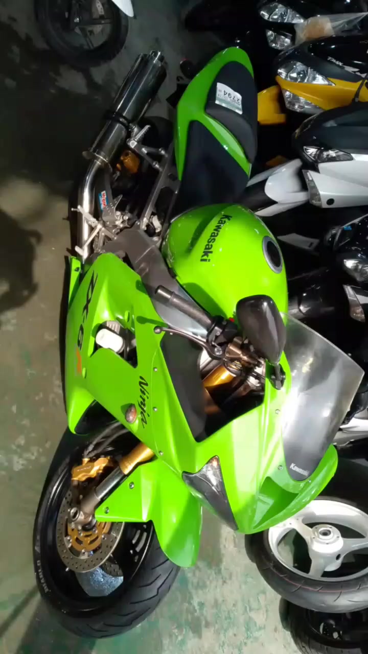 سلام عليكم دراجة كاوزاكي موديل 2004 الدراجه مزاد وارد يابان طالعه من محلات كلشي وكلاشي مثل مموضح بالصورة الدراجه خير من الله دخولها صار سنه الدراجه فقط على ايدي وادامتها وترتيبها كله يم كرار الطائي المكينه ممفتوحه اسبانه مواكعه عليها ممشى الدراجه قطعت مسافه عندي فقط 2800 كيلو متر الدراجه على وضع الشركه فقط غيرت المري والجامه والاكزوز وكلهن يمي البلاد والشديتهن جدد كلهن موجودات الي راغب بالشراء سعرها فقط 37 بدون رقم ♥️ وبالعافية عل ياخذها


**إذا كنت صاحب هذا الإعلان وتريد حذفه لأي سبب، رجاءا أرسل رسالة إلى الدعم الفني**