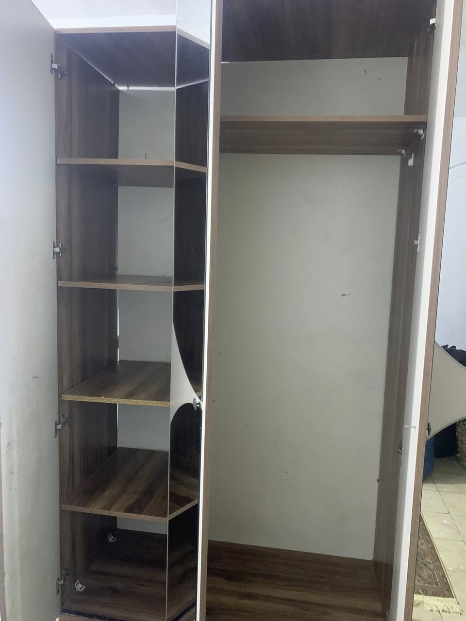 سلام عليكم غرفه نوم للبيع تركيه خمس قطع عنواني بغداد جديده نعيريه مستعجله ع بيعته٢٥٠ وبيه مجال لاتصال ع رقم ***********
