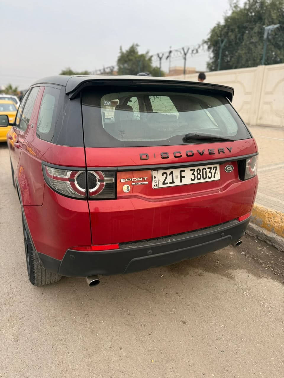 رانج روفر ديسكفري 
موديل 2016
محرك 4 سلندر توربو
قمارة بانوراما
رقم شمالي – مواصفات
بصمة
أربعة أبواب
كشنات كهرباء
المحرك بلادي ممفتوح
إطارات جديدة
حدادية ممتازة جدًا
السيارة بلادية، لا صبغ ولا تبديل
التحويل مباشر

السعر: 160 ورقة، وبيّه مجال للشراي

العنوان: شارع فلسطين – حي المهندسين
موبايل: ***********
