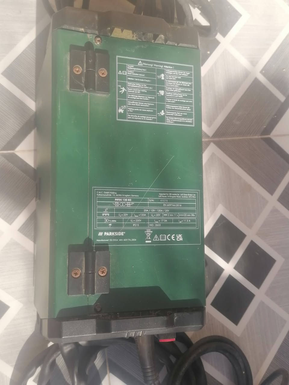 مكينة لحيم تلحم حديد وتلحم المنيوم مكانه القاسم ***********
