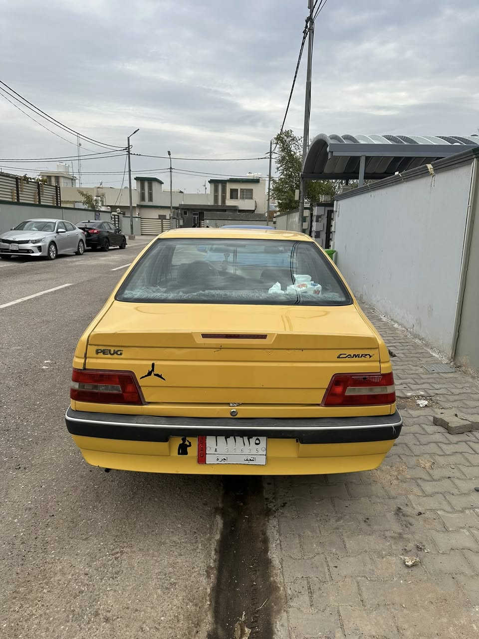 السلام عليكم 
المحرك بس كازكيت مبدلين كامل 
كير قبل اسبوع شديته جديد مو مستعمل او باله ( جديد ) 
الحدادية سليمه ما بيها اي شي 
تخم تاير جديد مع السبير 
تبريد شغال مابي اي مشكلة
الهيئة والغرامات تصفر من تداور وعليه وذني كلهن 
سستم صوت جديدة 
باتري جديد 
منظومة بريك كاملة 

بيها ضربه جاملغ صوب السايق معمر شركة 

السعر : 38 ورقة وبيها مجال
مكاني : النجف الاشرف 
رقم التلفون : ***********
