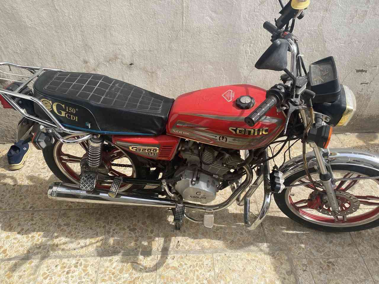 سلام عليكم سيفان موديل 23  سنويه ورقم بأسمي السعر مليون200 الاستفسار على الرقم *********** او  على الماسنجر
