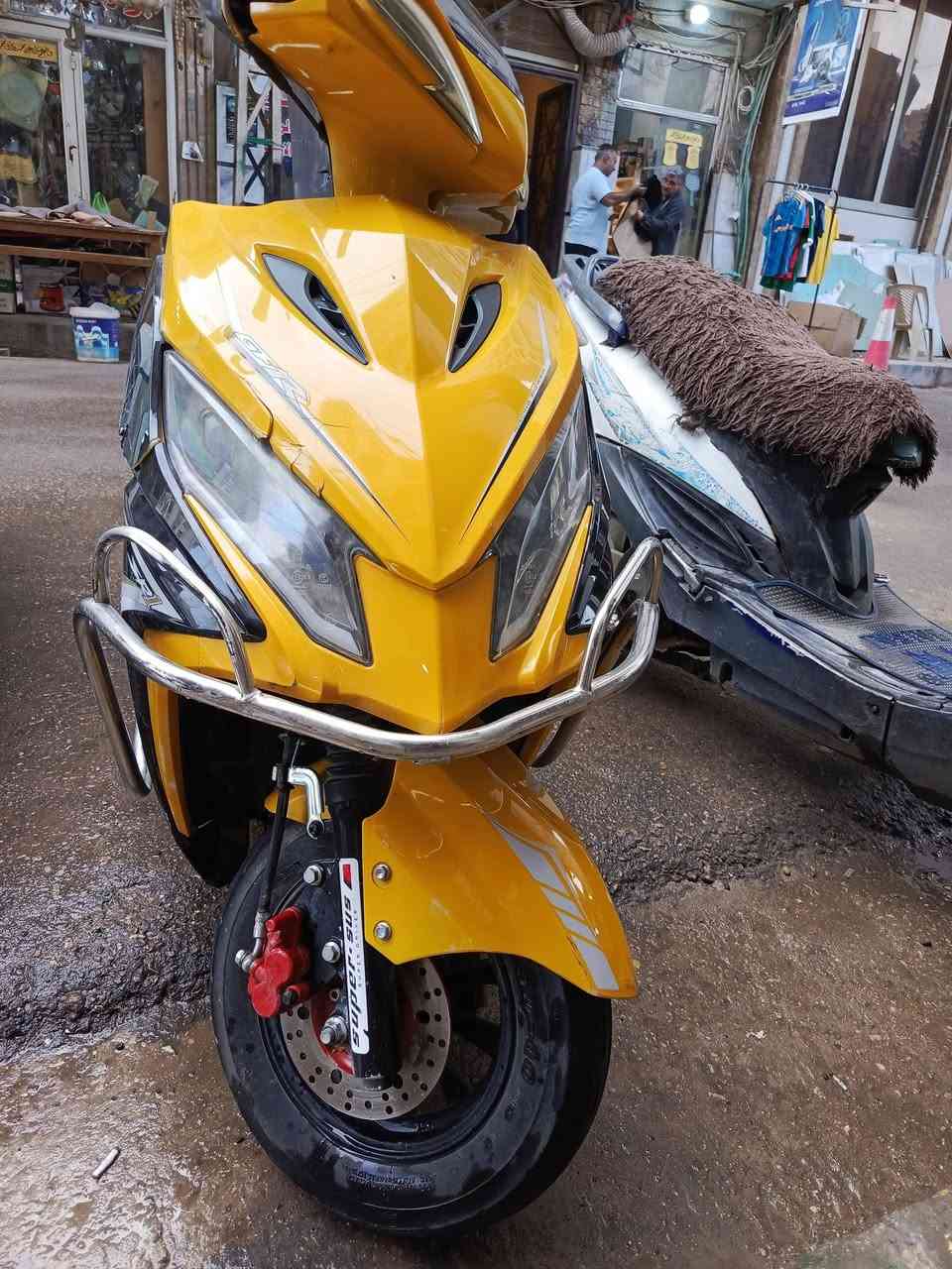 السلام عليكم #سيام حاوية كلهة بلادي مكينه برغي مامفتوح بيهة مكفولة كفالة عامة نضافتهة 100 ب 100 كلهة بلادية تشتغل سلف بكل وقت وهندر واحد كهربائيات كاملة كلهة اشاير لايت  كله شغال #صوت مكينه ناعم كلش شلعتهة فولل
#سعرهة_350 وبيهة مجال (مكاني النجف الاشرف


**إذا كنت صاحب هذا الإعلان وتريد حذفه لأي سبب، رجاءا أرسل رسالة إلى الدعم الفني**