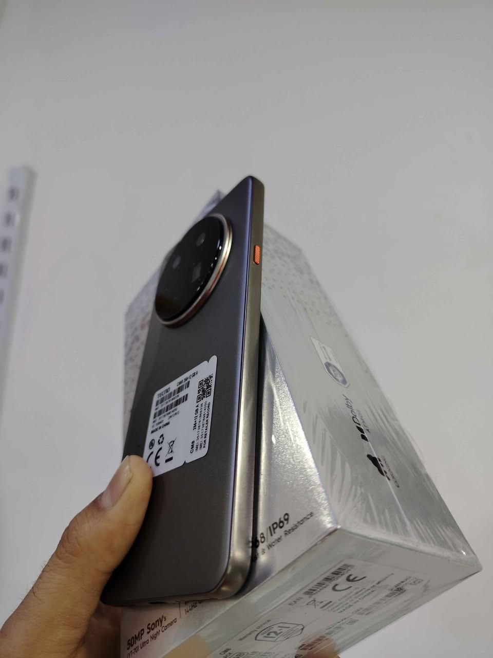 السلام عليكم للبيع تكنو كامون 40 بريمير 5G استخدام قليل كلش جهاز حالة حال جديد كامل كل ملحقات الاصليه ذاكرة 256 عشوائية 24 جهاز كلش قوي بالمواصفات السعر 500 الف وبي مجال مكاني بصرة *********** البصرة, العراق

