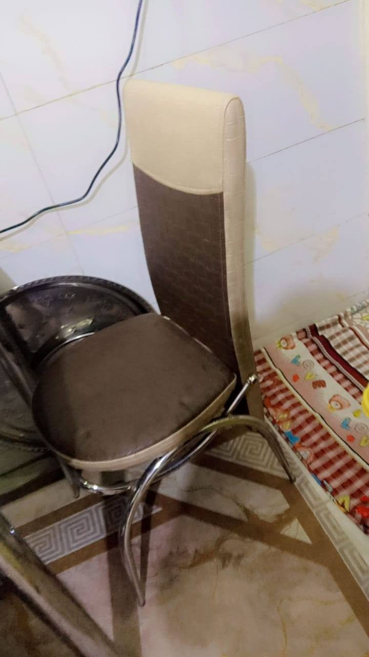 ميز طعام كزاز يصغر ويتكبر ٣كراسي سعر 80 لمكان بغداد ***********
