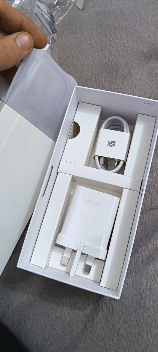 هونر 400لايت 5G مو فور جي جهاز استعمال 20 يوم غراضه ممفتوحات نظافة 100
بيع او مراوس ضمان الجبال
دبل سيم 

 مكاني بغداد الأمين

ذاكره 256
 
السعر 230
رقم *********** بغداد, العراق
