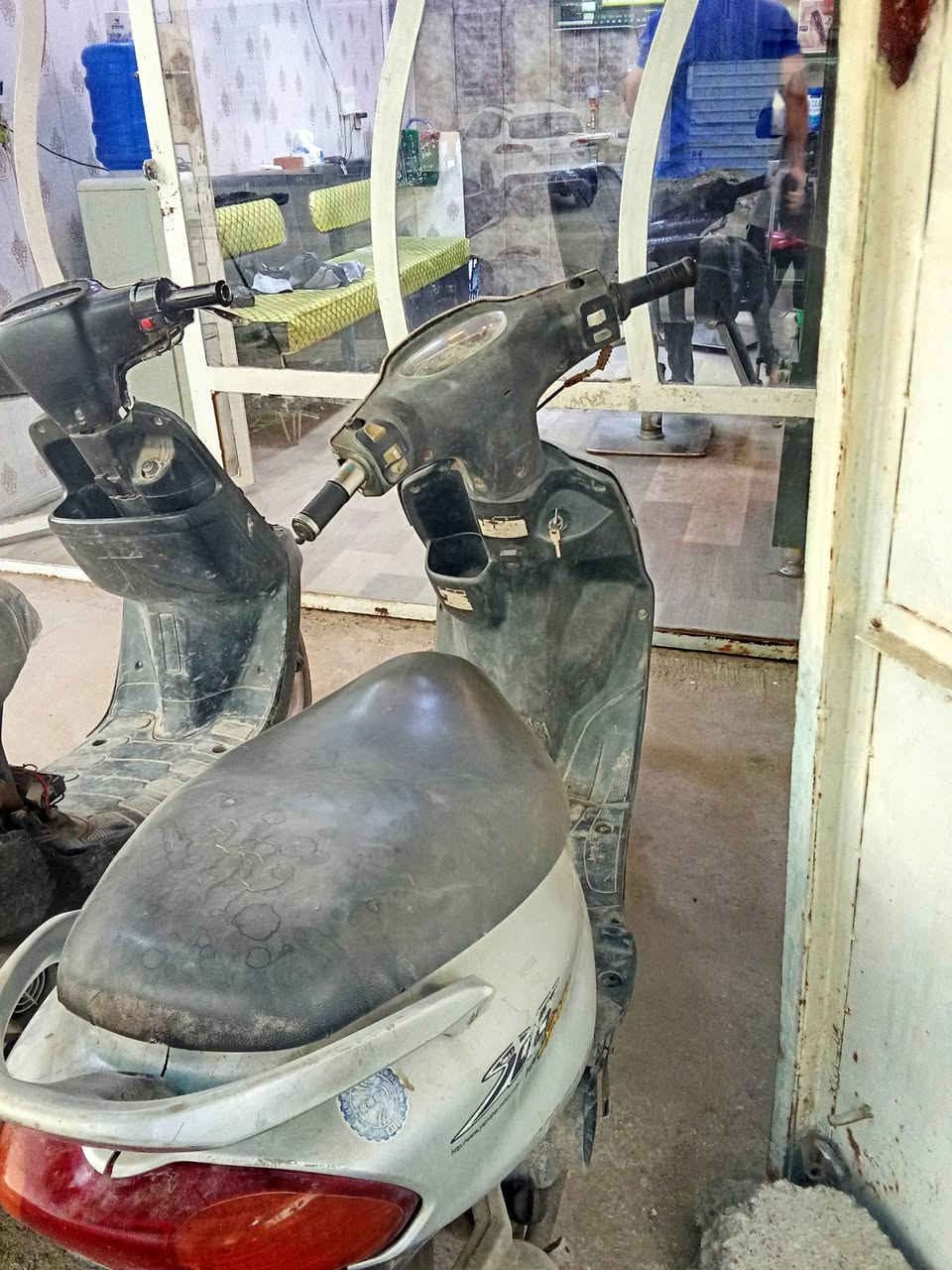 للبيع او مراوس ايراني كير 4 او 5 مكاني دورة شرطه حاتم السعدون ***********
