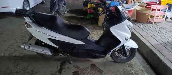 السلام عليكم شباب🤚
دراجه ساسوكي بركمنت موديل 2021🛵
حجم المكينة cc 200
الدراجه مكفوله كفاله عامه جدا نظيفه
مكاني بغداد الدوره🏘️
للاستفسار اتصال ***********☎️
, السعر 21 ورقه وبيه مجال🫵🫵
علما ان الدراجه تحتوي على صندوق
