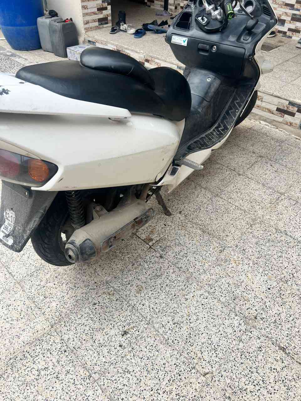 للبيع 60
السعر 400وبي محل الدراجه بيه نقص واحد وهوا الكتف ما الشحن سعر الكتف 25وينشال من حكو المكان موصل ‭٠٧٥٠ ٦٧٣ ٩٣٢٩‬وتساب موجود
