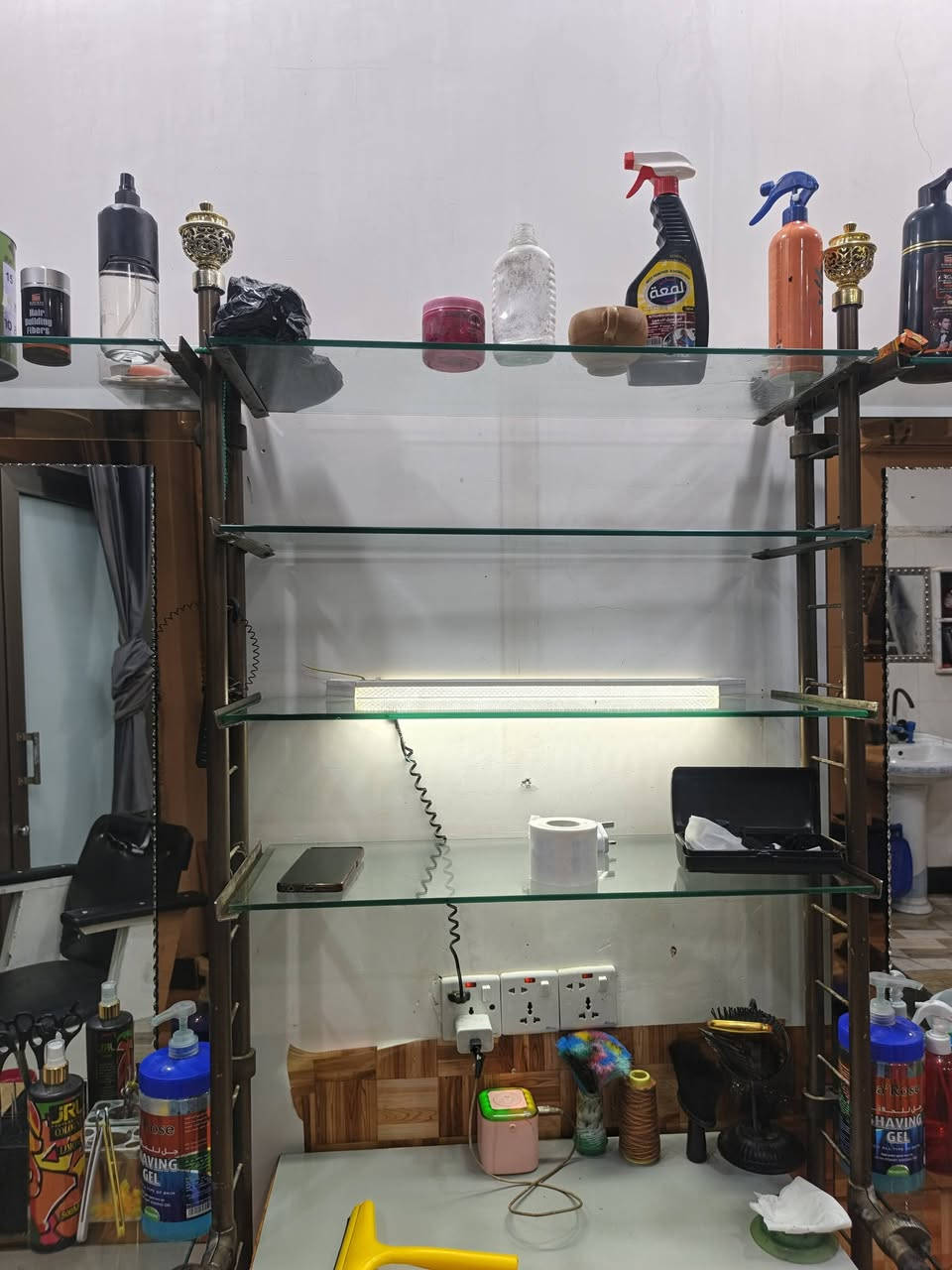 مرايه عدد ٢ ورفوف جام عدد ٦ وميز المنيوم للبيع ستفسار ***********
