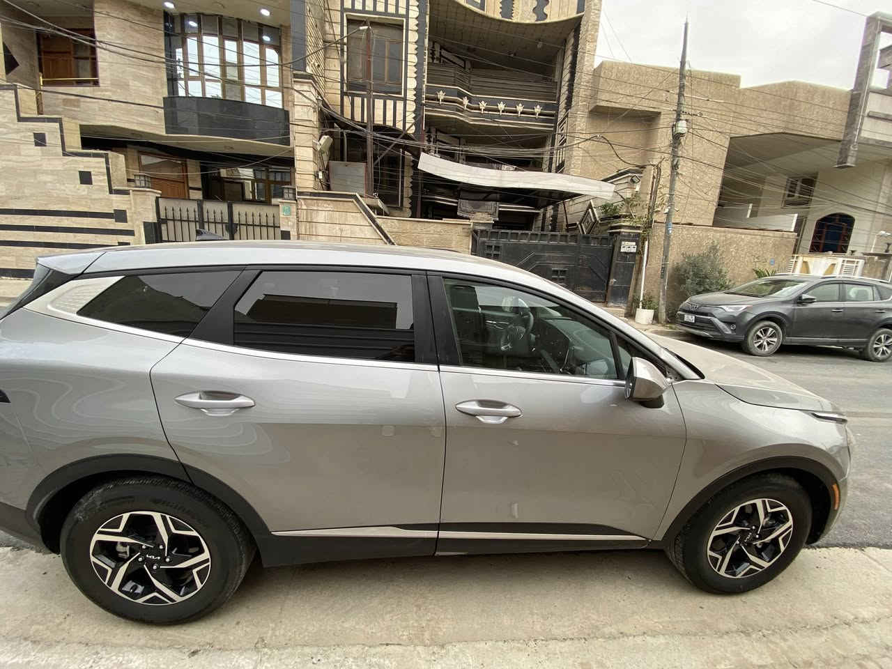 السلام عليكم
للبيع
كيا سبورتاج 2023
شاشة ,, كاميرا ,,حساسات اماميه ،، رادارات خلفيه امامي وجانبيه ،، نقط عمياء 
المشي :15 الف كيل
مدفوع الكمرك والضريبه
فحص موقت السيارة بدون رقم
  مكان السياره بغداد ، الكراده 
صورها + صور الحادث مرفقة بالمنشور
للاستفسار اكثر الاتصال عالرقم *********** متوفر واتساب

السعر 170 وبيها مجال انشاءالله
