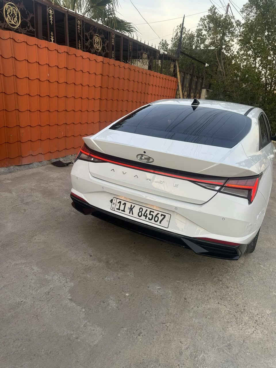 افانتي وارد كوري محرك 1600 فول مواصفات ما عدا الفتحةًتبديل جاملغ امامي نفس الون ايمن وصبغ خشم البنيد وصبغ باب خلفي ايمن وبيهة رواج بسيط بلقمارة اثر التحميل  اكفلك لغود وشواصي  رقم بغداد الدولي تحويل ثاني يوم لايت زنون عالي ناصي 3 عدسات بك لايت لد حساس خلفي رادار امامي اشاير ترحيب مري شفط تحديد مسار قيادة ذاتية اربع انضمة قيادة كشنات تدفئة تبريد شاشة متصلة لد دشبول بلادي  داخل السيارة لونين نص اسود نص ابيض كشنات جلد مكان السيارة بغداد حي اور سعرها 135 وبيها مجال حك الجية ***********
