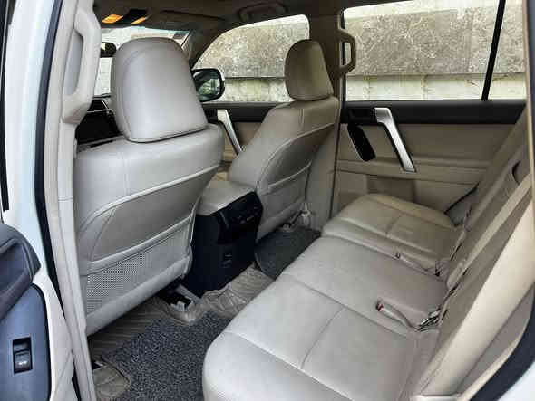 السلام عليكم 
برادو موديل 2019 فئة TX.S محرك 6V 4000
فول مواصفات ماشيه 104200 KM
بصمه_فتحه_زراكات_دبل تانكي_مثبت سرعة_كشنات جلد كهربائي_دخول ذكي_تشغيل عن بعد 
رقم الجديد. السيارة نظيف و مكفوله بدون اي ضربه حار و بارد.
العنوان بغداد البلديات 
للستفسار يرجى الاتصال على رقم الاتي:***********
