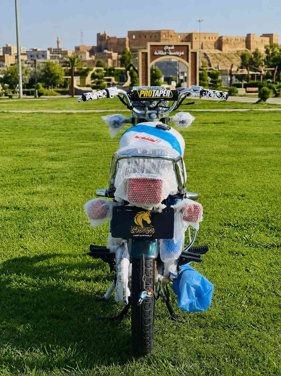 🏍️ دراجة تاtiger (تايجر) للبيع – بحالة الوكالة ونظيفة جداً!
📌 مواصفات الدراجة:
 الموديل: 2021
 الكير: 4 نمر (كير)
 السويج: بلادي (يقفل الدراجة بالكامل 🔒)
 الأوراق: وياها مَنيفيست الشركة (قانونية وكاملة جاهزة)
 المحرك (المكينة): كبس وما مفتوحة نهائياً (بوند، كاتم، وبشرط الفحص والفول نظافة 💯)
 المشي: ماشية قليل كلش وبحكم الجديد.
 النظام الكهربائي: كامل وشغال بشرط الفحص ⚡
 التواير (الإطارات): جديدة وبحالة الوكالة 🛞

ملاحظة: الدراجة ما شاء الله كلش نظيفة وجاهزة، وما تحتاج أي مصاريف (شغل واطلع).

💰 السعر: 500$
 📍 العنوان والاتصال:
 العنوان: كركوك - الشورجة (قرب مطعم حمه ناصر)
 رقم الموبايل: 📞 ***********

؟؟؟؟؟؟؟؟؟؟؟؟؟؟؟؟؟؟؟؟؟؟؟؟؟؟؟

🏍️ ماتۆڕی تایگەر (Tiger) بۆ فرۆشتن – لۆک و بێعەیب!
📌 تایبەتمەندییەکانی ماتۆڕەکە:
 مۆدێل: 2021
 گێڕ: 4 گێڕ
 سویج: بیلادە (هەموو گیانی قفڵ دەکات 🔒)
 بەڵگەنامە: مەنەفێستی شەریکەی لەگەڵە (یاسایی و تەواو)
 مەکینە: کەپسە و تا ئێستا نەکراوەتەوە (بۆند، کاتم و بەشەرتی بێعەیبی 💯)
 ڕۆشتن: زۆر کەم ڕۆشتووە و هاوشێوەی نوێیە.
 سیستەمی کارەبایی: هەموو گیانی بەشەرت ئیش دەکات ⚡
 تایەکان: لۆک و نوێن 🛞
تێبینی: ماتۆڕەکە ماشاالله زۆر لۆکە و هیچ مەسروفێکی تێدا نییە، 
💰 نرخ:500$ 
📍 ناونیشان و پەیوەندی:
 ناونیشان: کەرکوک - شۆرجە (لای چێشتخانەی حمە ناسر)
 ژمارەی مۆبایل: 📞 *********** كركوك, العراق
