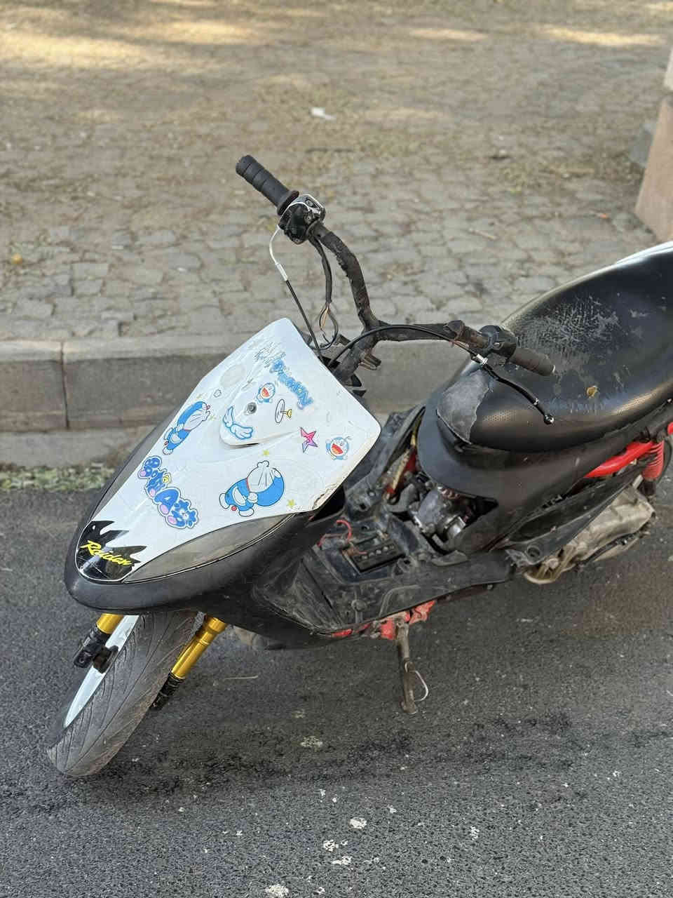 السلام عليكم دراجه ماكس مال لعب بوشه 55 مجفته الدراجه حلوه بيه قباقه كور رياضي كرزي بيه صدر رياضي ذهبي. بيه وياله رياضي نجمه بس الدراجه يحتاجلهه ترتيبات خارجيه السعر 400او بيه مجال حك الجيه مكاني بغداد كراده داخل للاستفسار ***********
