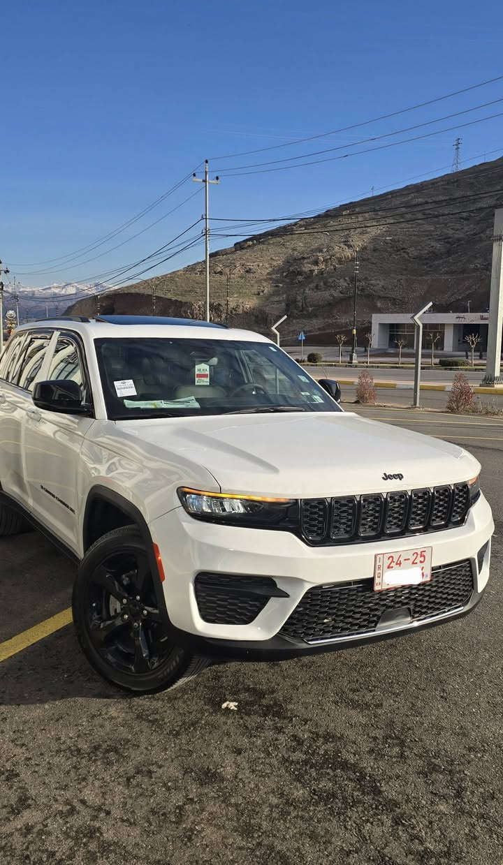 جيب كراند شيروكي 2023 بلاك توب BLACK TOP
6 سلندر  4×4 دفع رباعي 
ماشية 12 فقط
بيها مكانين كرت فقط..

فتحة سقف ( سلايت )
رادار امامي( تثبيت مسار مع مانع تصادم )
رادار جانبي( نقطة عمياء )
حساسات خلفية مع مانع تصادم 
كشنات كنتارا وجلد 
شاشة أبل كار بلي واندرويد اوتو 
كشنات وستيرن تدفئة 
شاحنة موبايل وايرليس 
تشغيل عن بعد 
شفتات 
هاند بريك كهربائي 
وضعيات قيادة 
اوتو ستارت ستوب ( انطفاء ذاتي )
صندوق كهربائي 
ويل قياس 20 بلاك 

كاتي بدون رقم تترقم شمالي  ( اربيل دهوك سليمانية )

السعر : 285 وبيها مجال 
المكان : دهوك
***********
***********
اتصال أو واتساب
