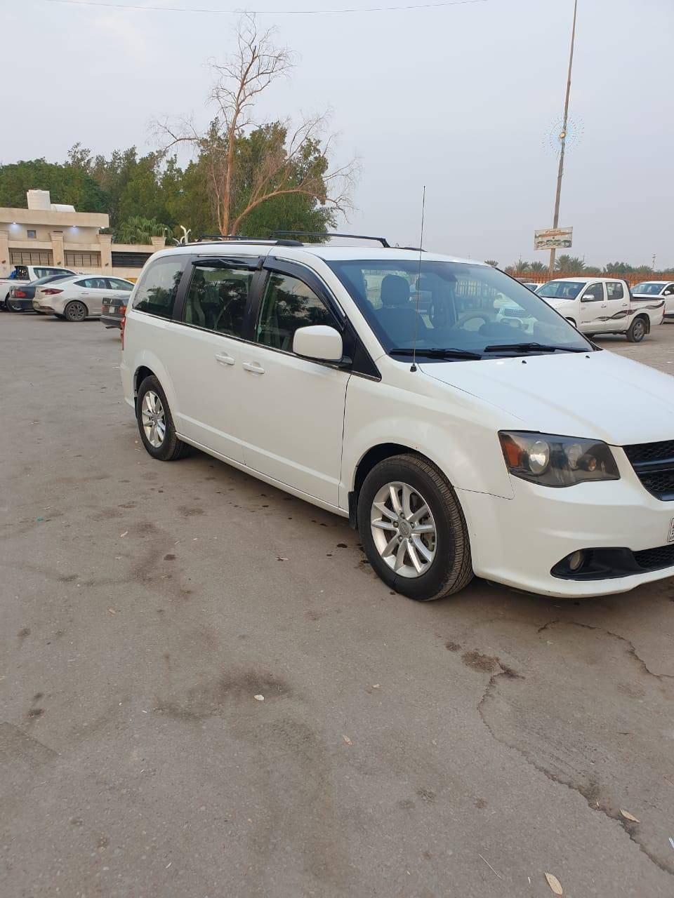 السلام عليكم
🛑 دوج كرفان           موديل 2019 

🟥 رقم / أربيل الجديد  إنكليزي  بأسمي  
السنويه لحد سنه2031
  هزه جديده 
 

🔴  فول مواصفات SXT

تشغيل عن بعد
تحكم ستيرن جهتين 
شاشه 
كامره خلفيه 
كشنات بلع 
مانع انزلاق 
تبريد 3 قطع
جام 6 كهرباء 
لايت عدسات ناصي عالي  
تخم تاير جديد 
ابواب كهربائيه 
جنطه كهربائيه 
7 راكب كشنات منفصل 
محرك وكير مكفول 
محرك 3600 (6V)
الشاصي ولغود مكفولات 

حادث / بالعراق 
            الجاملغ الأيمن الأمامي  معمر نفسه +   الجاملغ الخلفي فقط صبغ       

💵 السعر 175 بيه مجال 

العنوان / البصرة  

للاستفسار/ المراسله على الخاص
الرقم /***********
