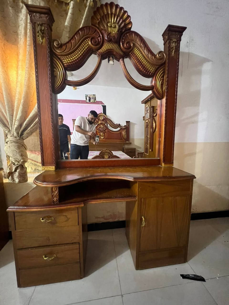 غرفة مستخدم سعره 450 ***********
