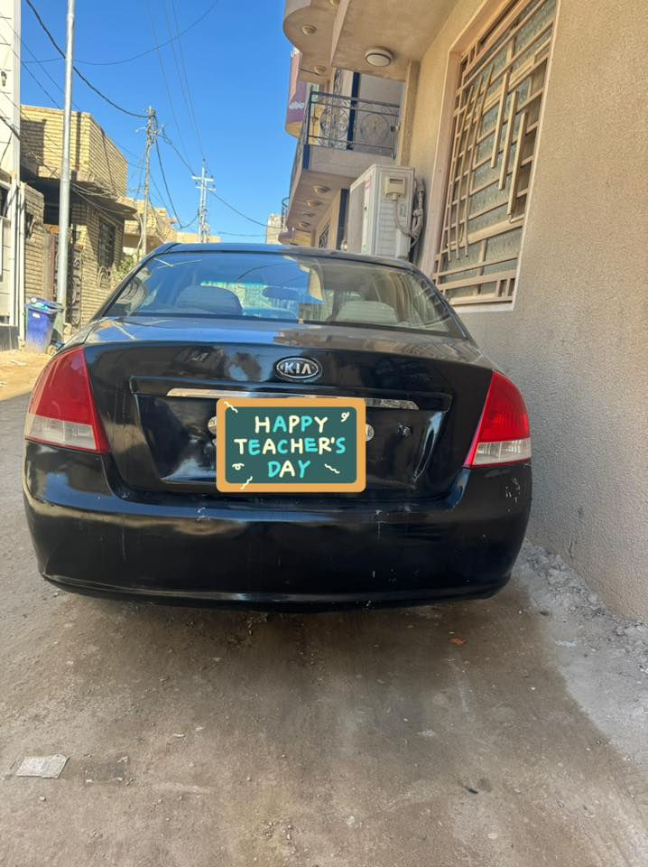 السلام عليكم…..
كيا سيراتو موديل 2008 
متومه دهوك وجاهزه 
گير ومكينه مكفولات 
تخم تاير هسه شاده 
حداديه جاهزه وكامله
كهربائيات كلها كامله
جام كهربائي 
شاشه كبيره 
السعر ٤٣ وبيها مجال
مكان كربلاء ***********
