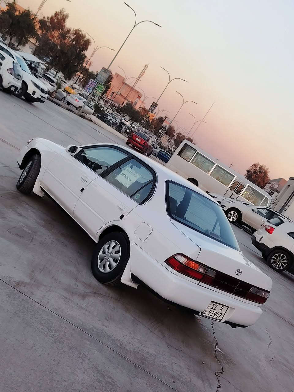 للبيع كورلا موديل(1994)رقم نينوى وسنويه 2030 شرط التحويل هزه جديده المحرك والكير شرط طخم أمامي خلفي جديد سياره جاهزه صبغ بيها ٣ تصليحات بدون دواخل السعر (62) وبيها مجال العنوان موصل حي الشيماء للاستفسار (***********) غير متواجد عل فيس
