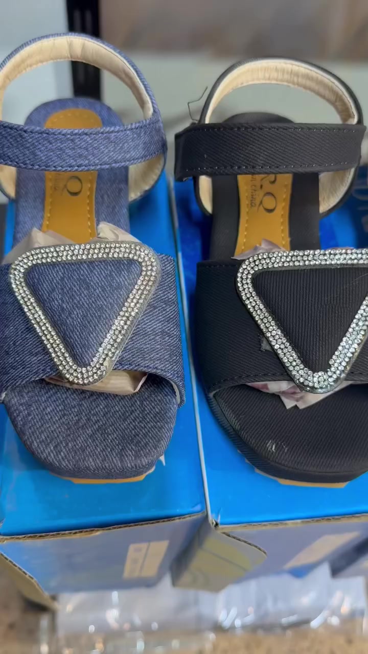 ب٥ الاف القطعه
تكدرون تطلبو من داخل الصفحه
او بالوات ساب ***********
