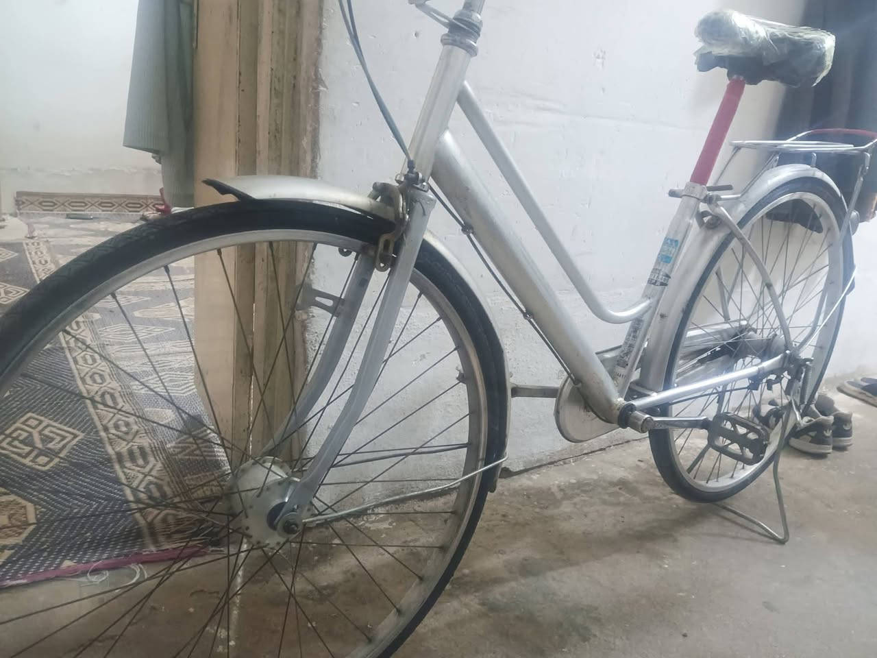 السلام عليكم باسكل نضيف طاقه وكير حجم ٢٧ باسكل نضيف مكاني رمادي شارع ٢٠ السعر ٦٠  قفل قفل محتاج واريد ابيعه للاستفسار ***********
