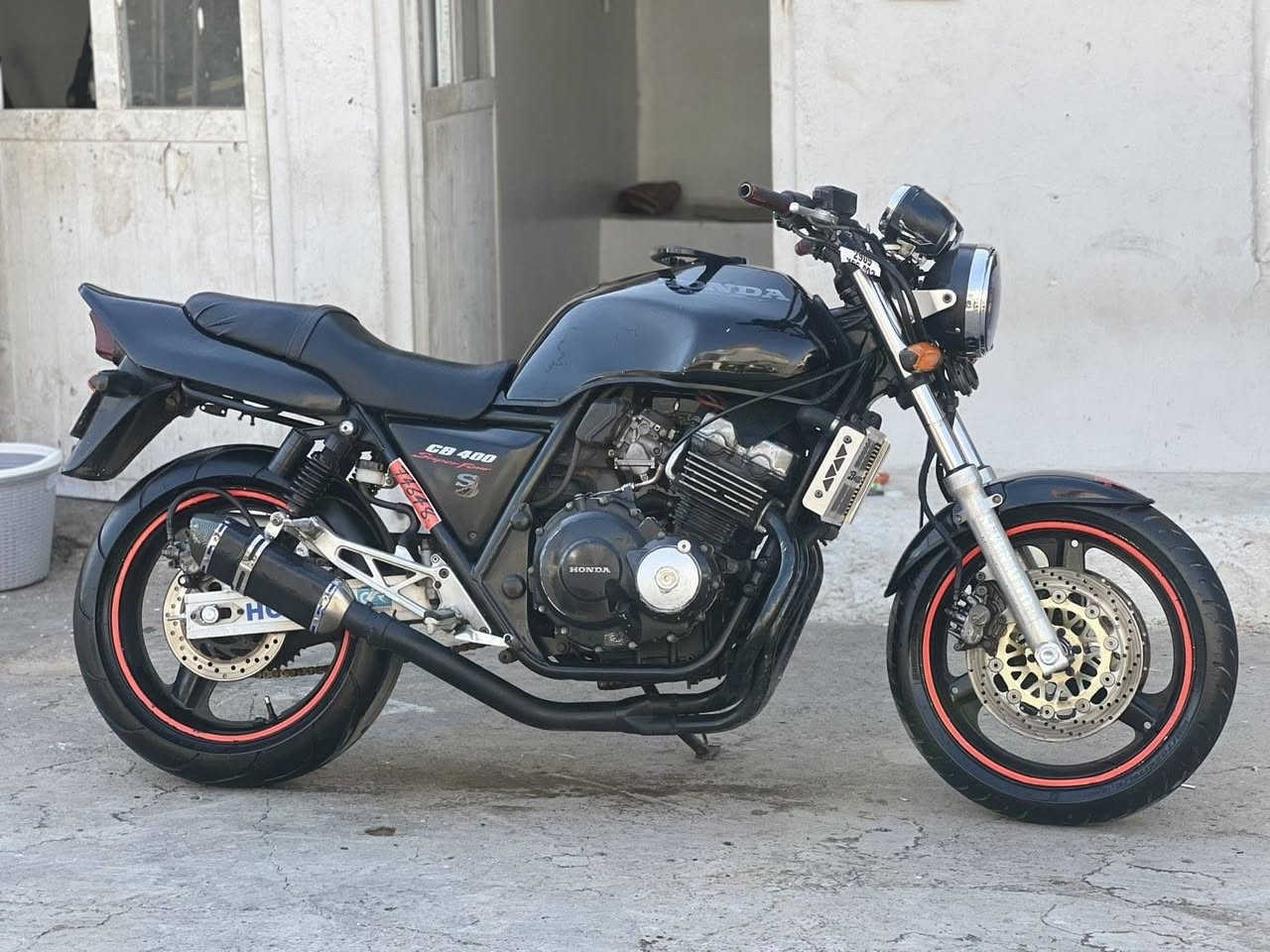 عربی: دراجە بطح CB400 مودیل 2000 دراجە اي عیب مابي حیل نظیف و نشاط فول محرك بس فوگ مفتوح مایصرف ماینطي دهن کرباي کلو شغال 16 ولف جیل اول سعر 10 مکان کرکوك شراي خابرني رقم موبایل ***********
_______________________________
کوردی: ماتۆڕ بەتح CB400 مۆدێل 2000 ماتۆڕەکە هیچ کێشەیەکی نییە زۆریش خاوێنە وە زۆر خێرایە مەکینەی بەس سەرەوەی کراوەتەوە نەسەرف دەکات نە ڕۆن ئەدات کارەبای هەموو گیانی ئیش دەکات 16 وەلفە جیلی یەکەم نرخی 10 شوێن کەرکوک کڕیاری تەلەفونم بۆبکە ژمارەی موبایل ***********
