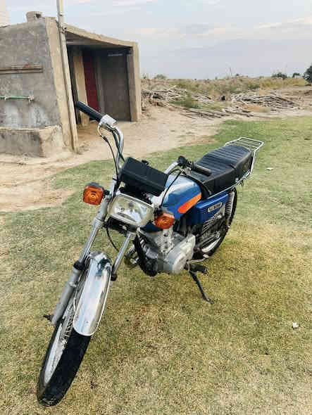 إسلام عليك دراجه للبيع 21كلك جهازه كل نقص مابيه محركه نضيف بي شلعه تخبل سعر خاص ***********
