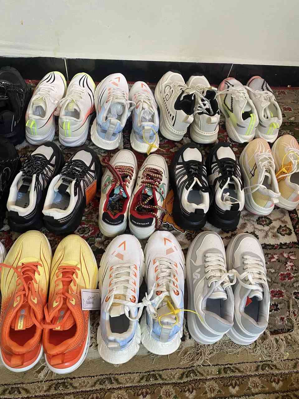 سلام عليكم شلعت أحذية 20 قطعة بغداد حي اور ***********
