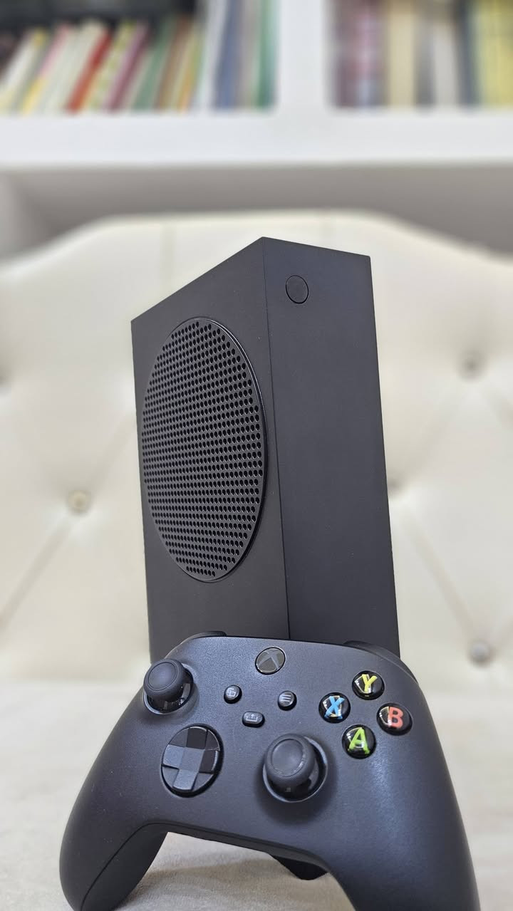 السلام عليكم

Xbox series s 1TB 

اكسبوكس سيريس اس ١ تيرا مع كامل الملحقات الاصلية وتشمل ( الجويستك  ، واير ال HDM 120 HZ مالتة ، وكذلك المحولة )  للبيع الاكسبوكس جدآ نضيف ومستعمل شي قليل السعر 550 الف وبيه مجال بسيط للشراي 

المكان الموصل الجانب الايسر .


**إذا كنت صاحب هذا الإعلان وتريد حذفه لأي سبب، رجاءا أرسل رسالة إلى الدعم الفني**